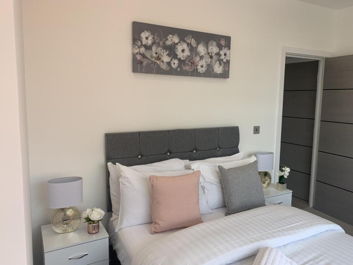 Morland Apartments - Hornchurch Лондон Екстериор снимка